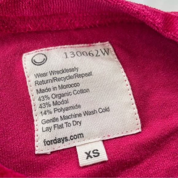 For Days Women's Cranberry Red Fuscia Velvet Velour Crewneck Sweatshirt Size XS - Picture 4 of 6